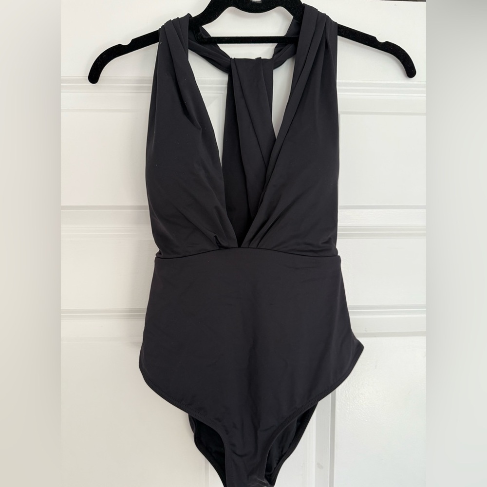 Cupshe Black One-Piece Swimsuit.NWOT.